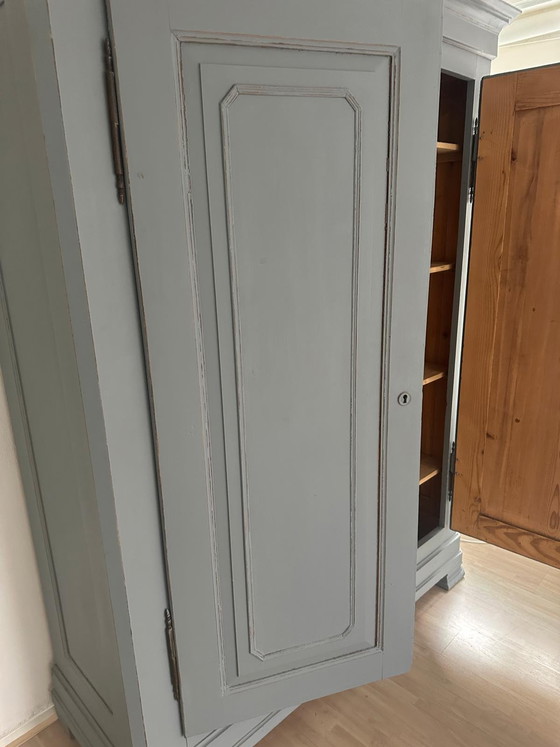 Image 1 of Oude grote hoge kast 