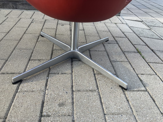 Image 1 of Silla Fritz Hansen Swan en cuero rojo indio, ¡¡¡NUEVA!!!