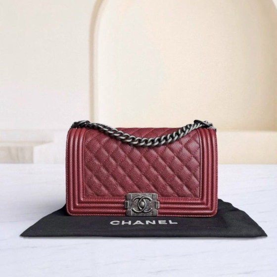 Image 1 of Borsa Chanel Boy Medium - Caviar 25 cm trapuntata bordeaux rosso scuro rutenio finiture argento Serie 19