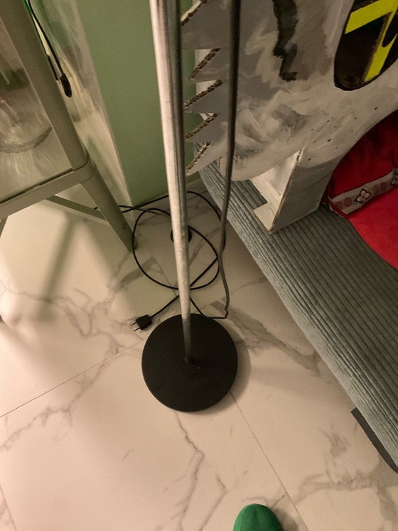 Lampadaire des années 60 – Aluminium, Fonte (photo 5 of 5)