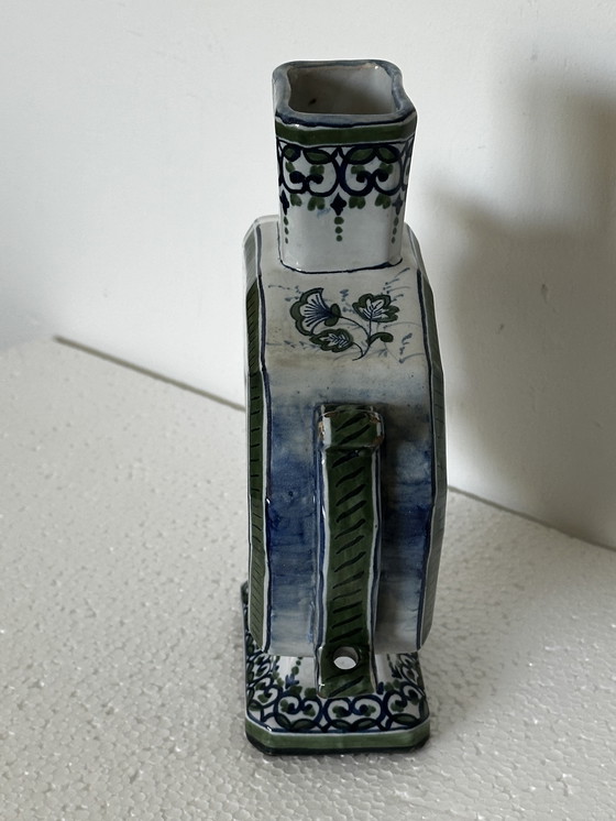 Image 1 of Vaso ottagonale, fine XIX secolo, in stile Delft - marchio non identificato