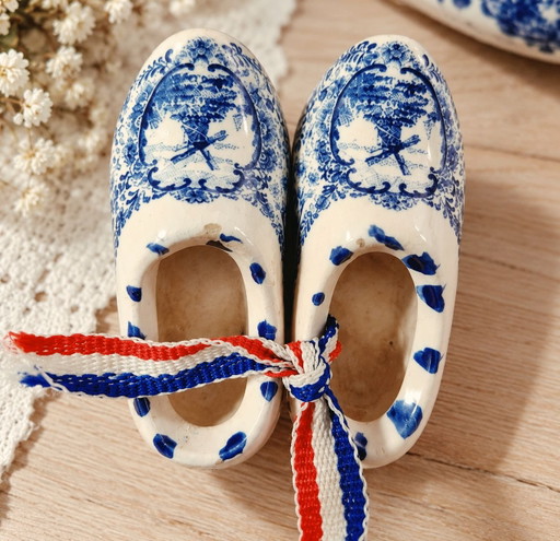 Charmant Paar Decoratieve Hollandse Klompen – Delfts Blauw