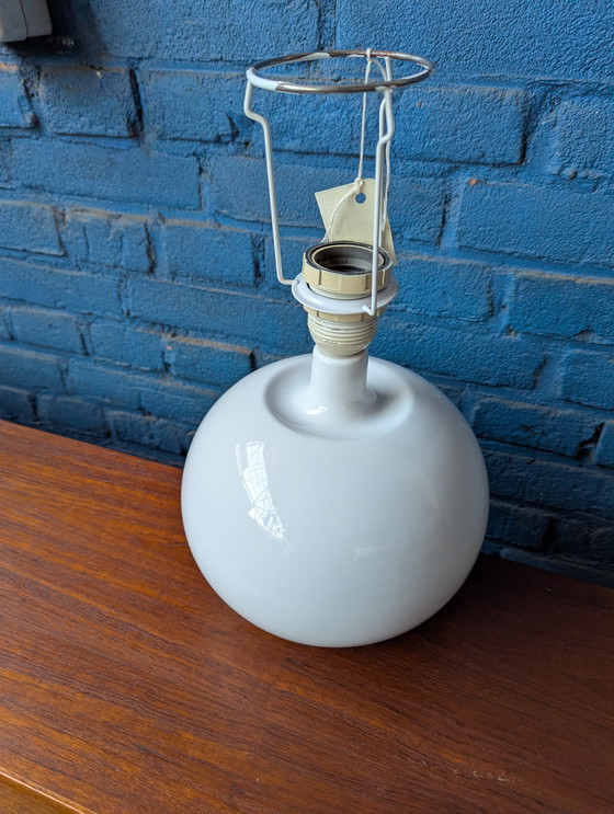 Image 1 of Deense vintage witte tafellamp 