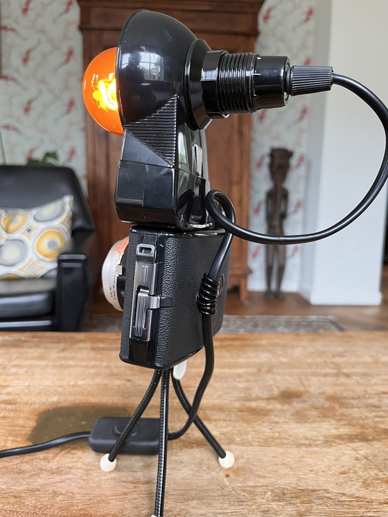 Image 1 of Lamp op retro statief met vintage Agfa camera