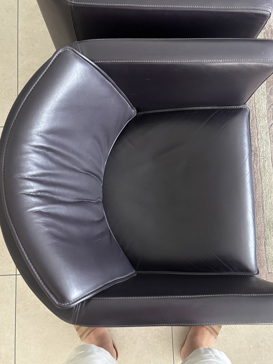 Image 1 of Leolux Fiabo armchair eggplant color