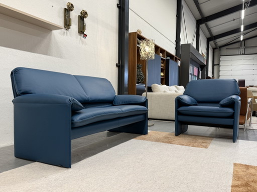 Leolux Bora Beta armchair blue leather
