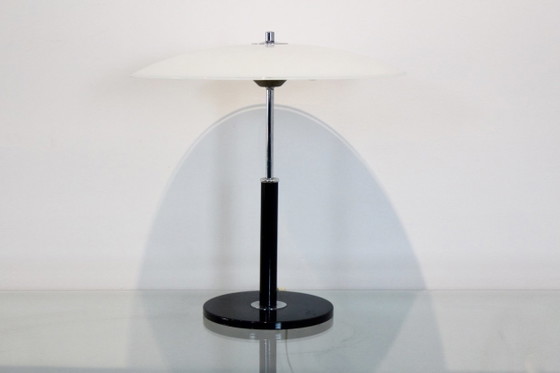 Lampada da tavolo in acciaio e vetro lattimo di Ikea, Lampade da tavolo, polished steel, Cromo, Nero (foto 2 di 9)