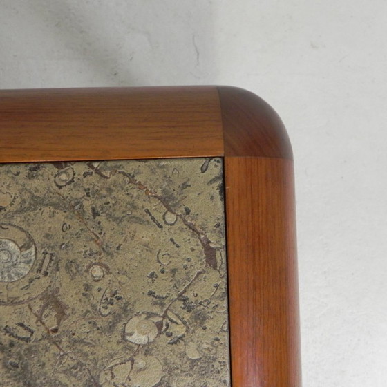 Image 1 of Table basse Ronald Schmitt 'Fossils' années 1980, 70 x 70 cm