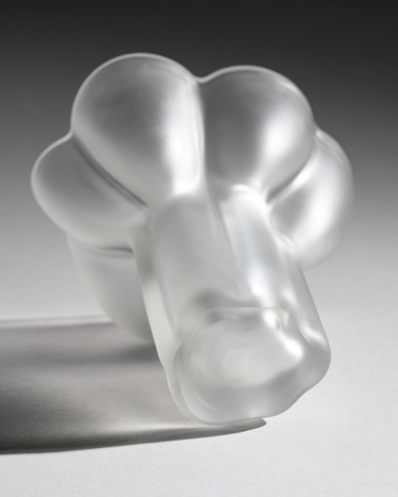 Image 1 of Dúo de jarrones de vidrio satinado Rosenthal de Tapio Wirkkala: formas esculturales de vidrio esmerilado.