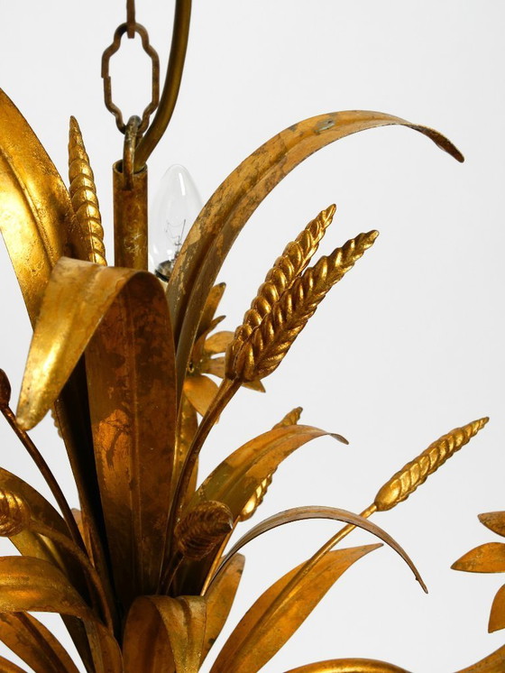 Image 1 of Preciosa lámpara de araña alta de metal dorado de cinco brazos de la década de 1970 de Hans Kögl