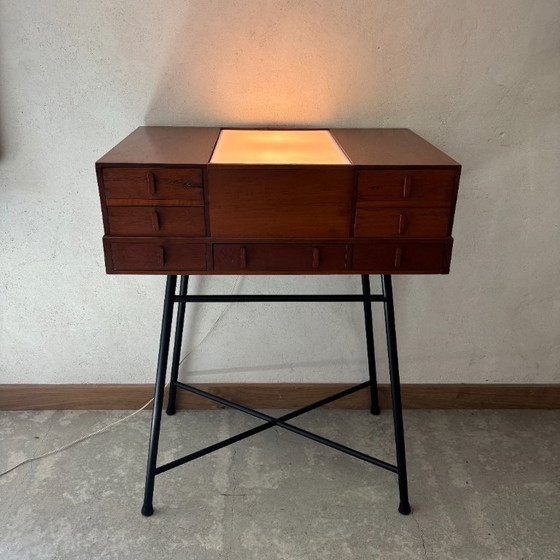Image 1 of Diashowtafel/leeskast