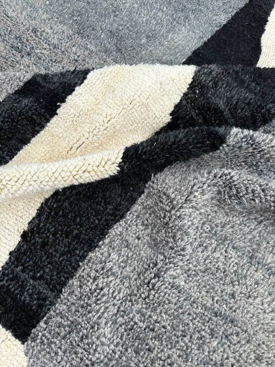 Image 1 of Tapis berbère marocain Beni ourain 200x310 cm ,Tapis marocain en laine Mrirt blanc et noir