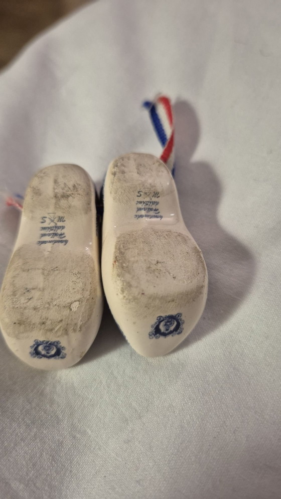 Charming Pair of Decorative Dutch Clogs – Delft Blue – Decorative Objects, Ceramic (photo 6 of 6)