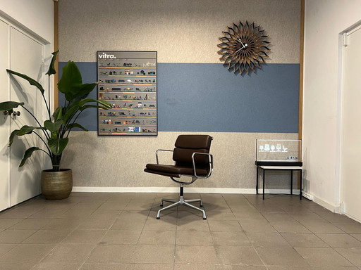 Vitra | Eames | EA208 | Donkerbruin leder | 1x