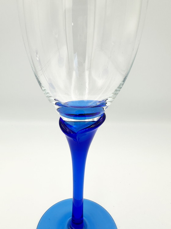 Image 1 of 4 x mundgeblasene Weingläser mit blauem Fuß 80s