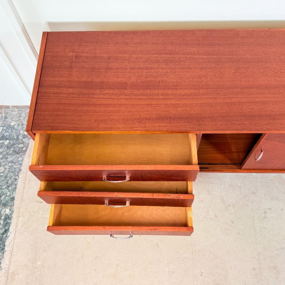 Image 1 of Buffet en acajou de style scandinave