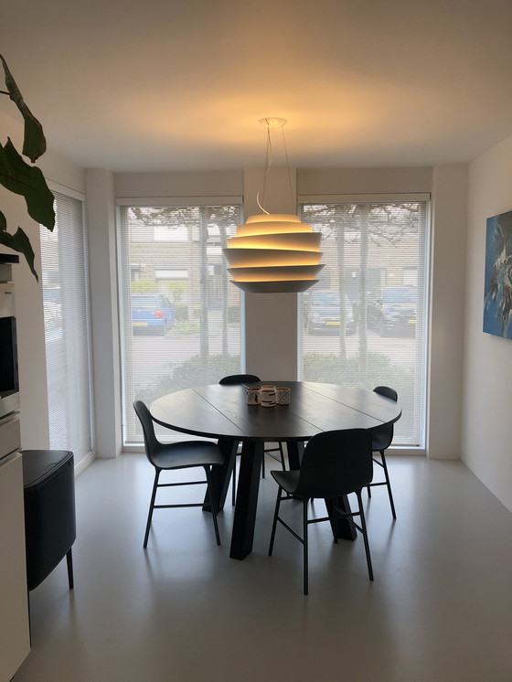 Image 1 of Mesa de comedor redonda negra | 150 cm