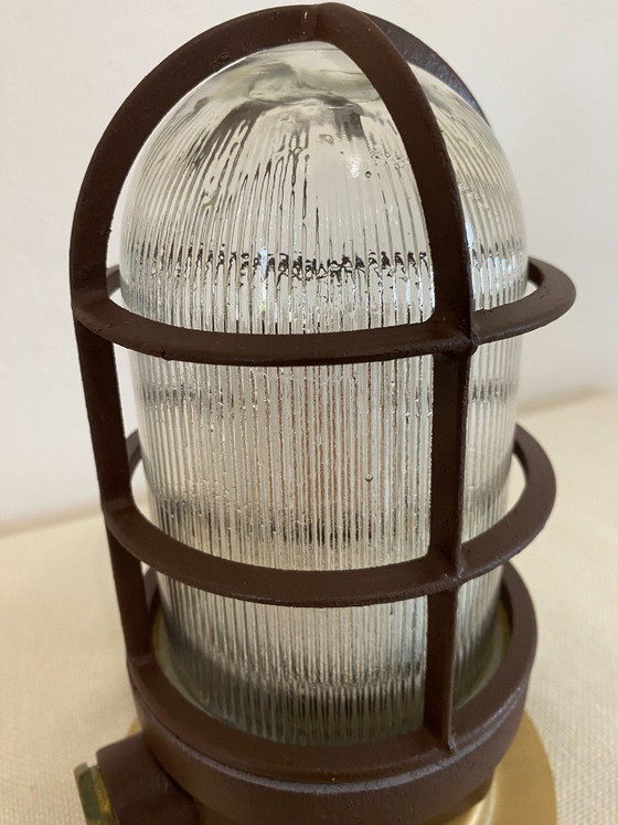 Vintage industriële wandlamp met kooiconstructie – jaren 70 – Wandlampen, Metal, Glass (photo 7 of 9)