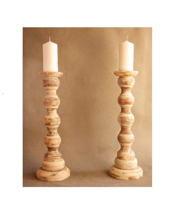 Image 1 of Verweerde houten kandelaars. Een paar houten kaarsenhouders. Kandelaar.
