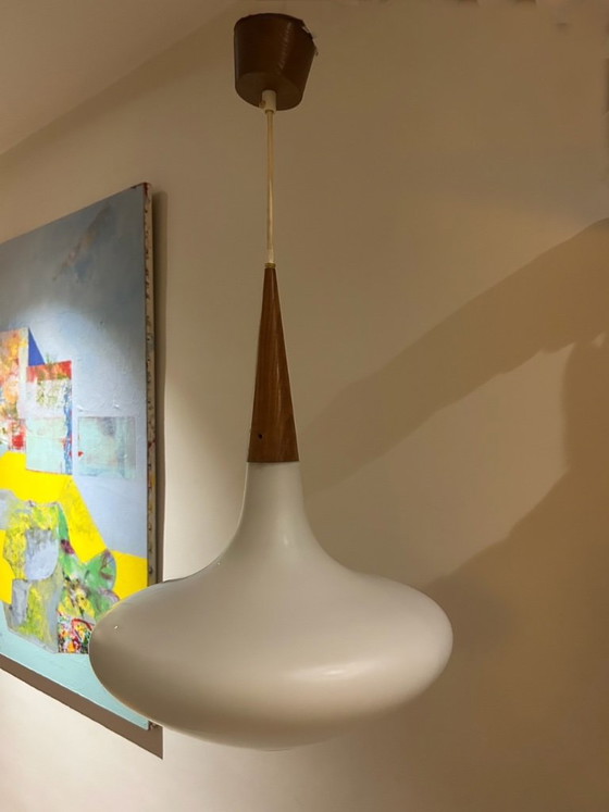 Louis Kalff Hängelampe aus Teakholz und Opalglas – Pendelleuchten, Wood (photo 7 of 8)