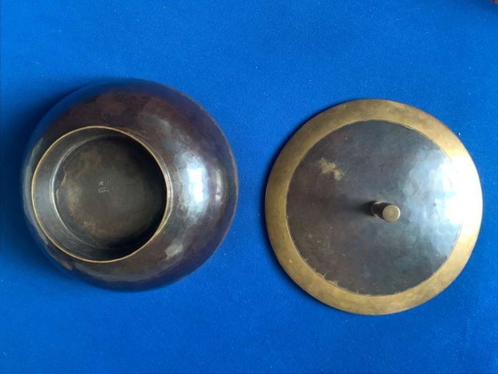 Image 1 of Scatola con coperchio Bonbonniere di Hans Przyrembel, Marianne Brandt, Alfred Lipovec, Bauhaus, ottone