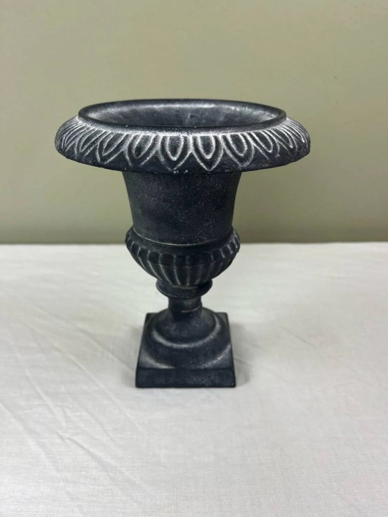 Cast iron Medici vase (photo 8 of 11)