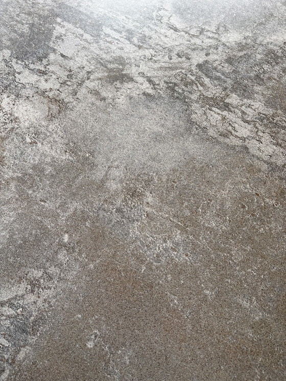 Image 1 of Carve Bert Plantagie dining table round 140 cm