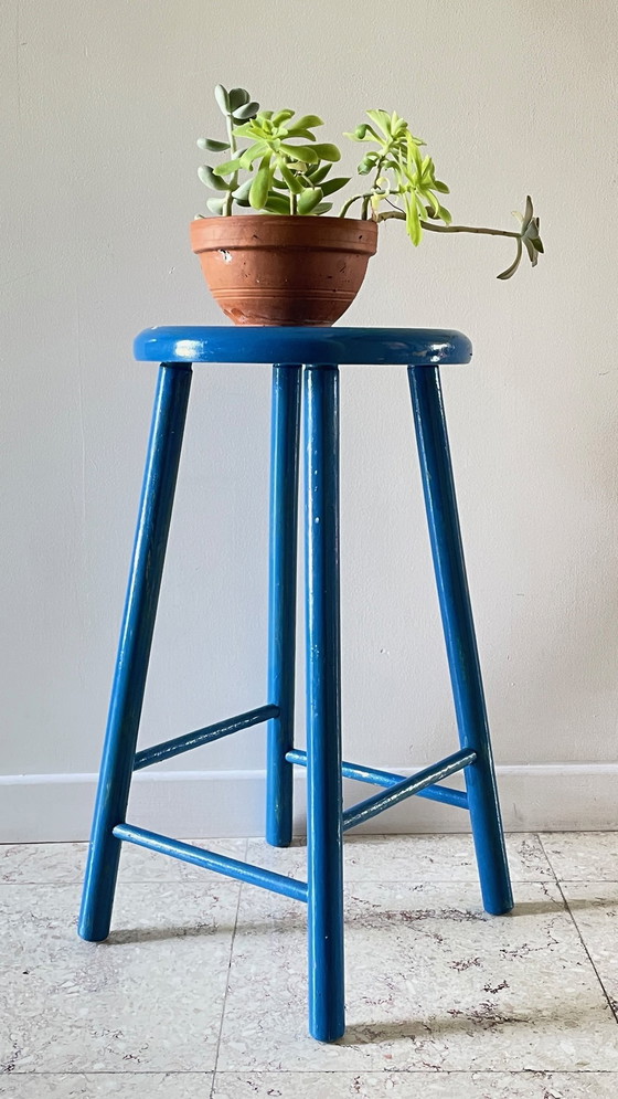 Image 1 of Tabouret Bois Vintage Peinture Bleu Électrique