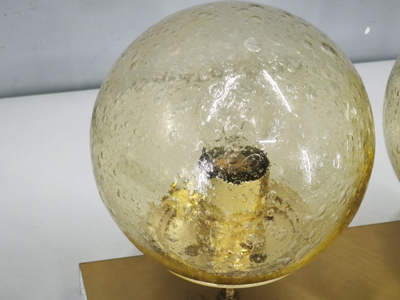 Aplique doble checo Space Age de los años 70 con globos de cristal burbuja ámbar – Latón, Vidrio (photo 9 of 14)