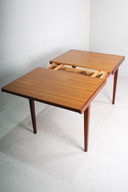 Vintage teak eettafel (uitschuifbaar)