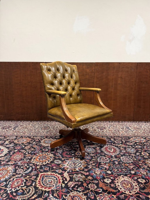 Silla de oficina Chesterfield clásica inglesa amarillo/marrón