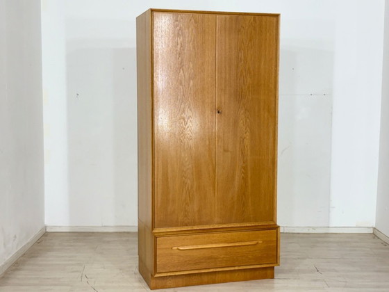 Image 1 of Armadio vintage in legno, lavabo, armadio per la biancheria, mobiletto