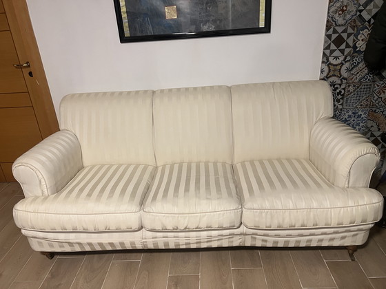 Image 1 of Salon Fendi