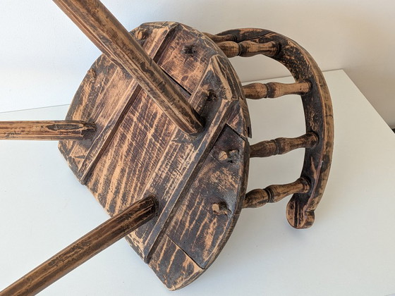 Chaise française primitive à dossier à barreaux du XVIIIe siècle (Art Populaire) – Fauteuils, Wood (photo 8 of 9)