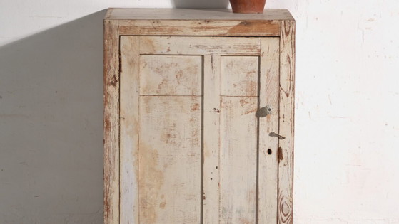 Armoire ancienne en bois de pin – Europe Centrale, circa 1900 – Armoires de rangement, Porcelain, Iron (photo 3 of 40)