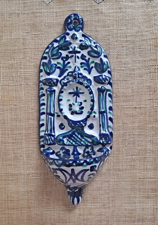 Acquasantiera in ceramica fatta a mano proveniente dall'Andalusia. – wanddecoratie