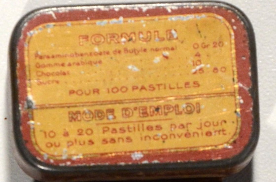 Small antique metal medical tin for Rhodia chocolate lozenges, Durand, UPR, 3x2x1cm – Decorative Objects (photo 5 of 5)