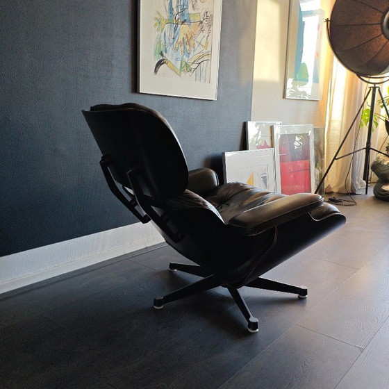 Image 1 of Eames Lounge Chair Herman Miller by Vitra Opknapper