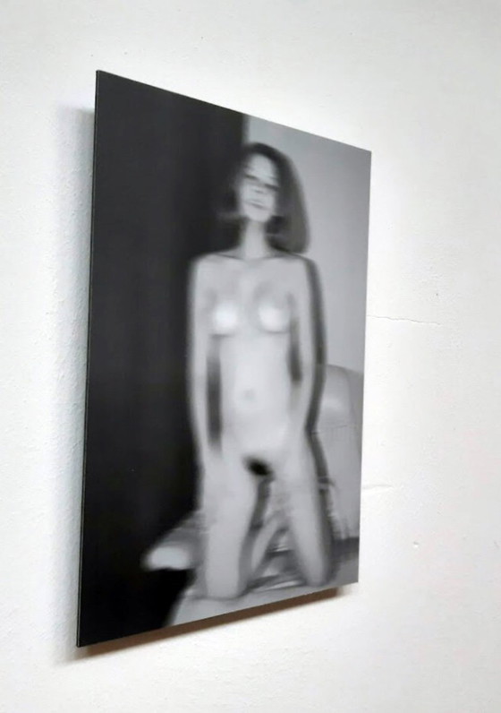 Nudo / In ginocchio (2023) – Fotografie, Aluminium (photo 5 of 5)