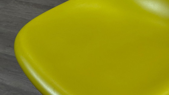 Image 1 of Vitra DSR giallo
