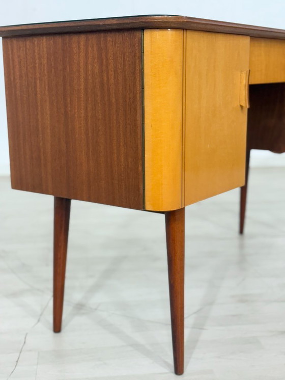 Image 1 of Bureau/Coiffeuse/Table vintage style années 50
