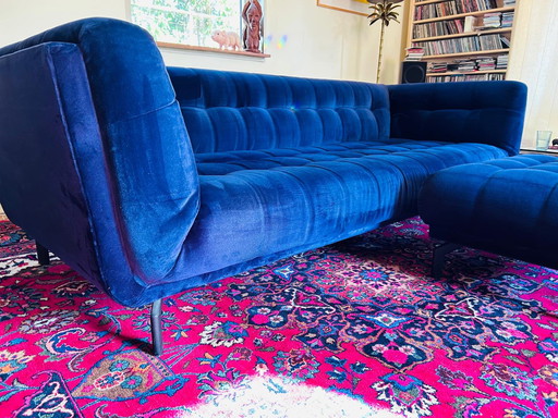 Stilvolles 3,5-Sitzer-Sofa mit passendem Hocker in dunkelblauem Samt