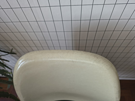 Image 1 of 3 x Eames Miller DSX stacking base fiberglass