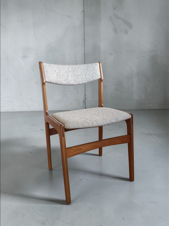 Image 1 of 4 chaises de salle à manger vintage Erik Buch