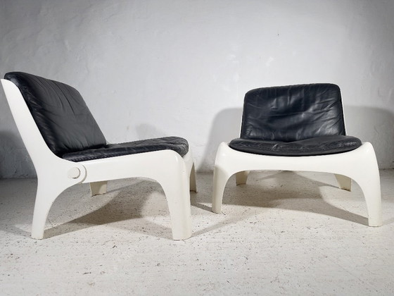 Iconiche poltrone lounge in fibra di vetro degli anni '70, in stile "era spaziale", di Carl Straub. (photo 5 of 14)
