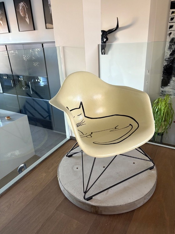 Image 1 of Vitra Eames Fiberglass RAR “Steinberg Cat” Chair 243/500 – Rare collector’s edition