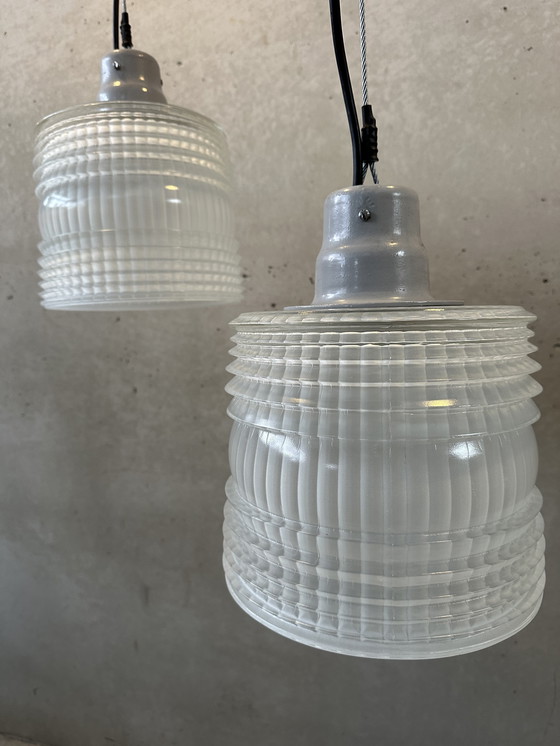 Image 1 of Lampe suspendue industrielle vintage - Europhane (verre dépoli)