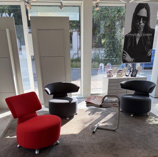 2 Biki Cassina zetels en 1 Aki Cassina zetel