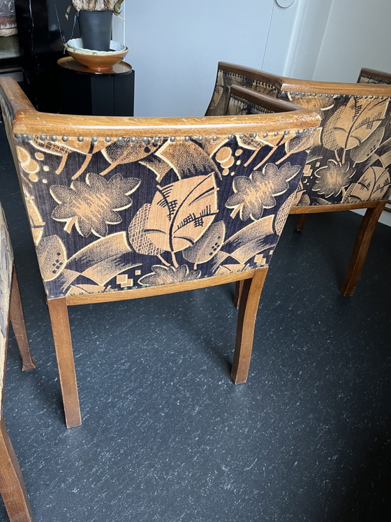 4 Art Deco 'Barrel' Armchairs (Side chairs) Dating From The Years 1920–1930. – Wood, Textile (photo 12 of 15)
