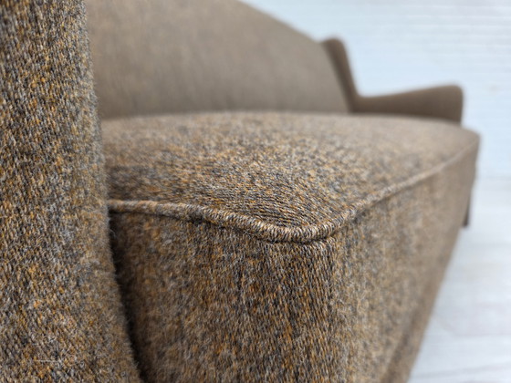 Image 1 of Canapé danois 3 places des années 1960, meuble en laine, bois de teck